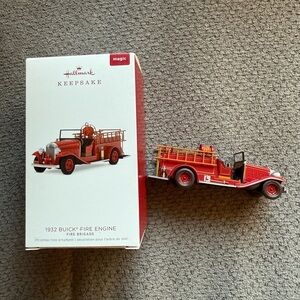 Hallmark Keepsake Ornament Magic 1932 Buick Fire Engine Topper 16 Brigade Series